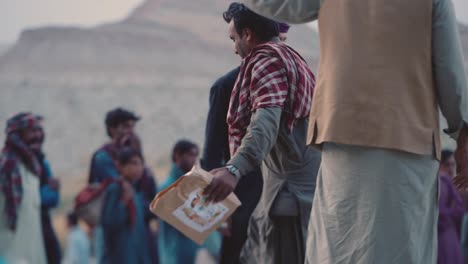 Campaña-De-Iftar-Y-Distribución-De-Alimentos-A-Los-Pobres-De-Baluchistán-En-Pakistán