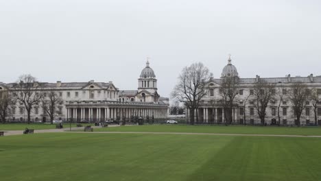 Toma-Estática-Del-Antiguo-Royal-Naval-College-En-Greenwich-En-Londres,-Inglaterra,-En-Un-Día-Nublado