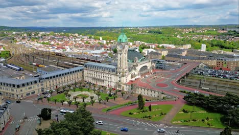 Bahnhof-Limoges-Benedictins,-Frankreich.-Luftaufnahme-Einer-Drohne-Und-Stadtbild