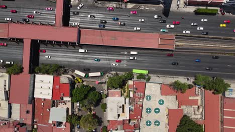 Imágenes-De-Drones-Capturan-Una-Vista-Tranquila-De-Una-Calle-En-El-Sur-De-La-Ciudad-De-México