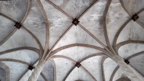 Stone-curved-ceiling-in-Llotja,-historical-trading-building-in-Palma-de-Mallorca,-Spain