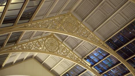 Detalle-Del-Techo-De-La-Sala-Principal-Del-Museo-Nacional-De-Irlanda,-Arqueología.