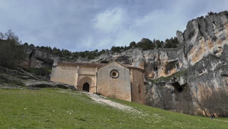 Templer-Einsiedelei-Im-Rio-Lobos-Canyon,-Soria,-Spanien