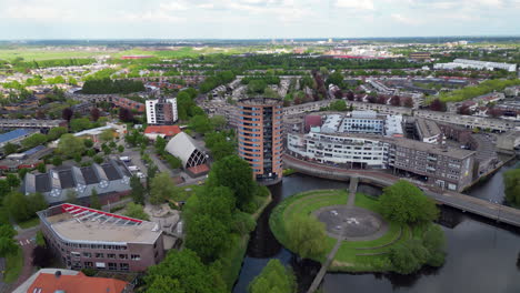 Video-Aéreo-De-La-Zona-Residencial-De-Amersfoort-Nieuwland,-Países-Bajos.