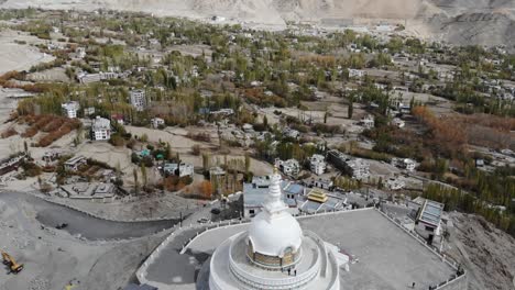 Tomas-Reales-De-La-Ciudad-En-Las-Montañas