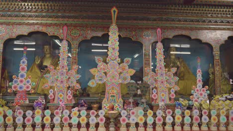 Inside-the-decoration-of-Buddhist-monastery