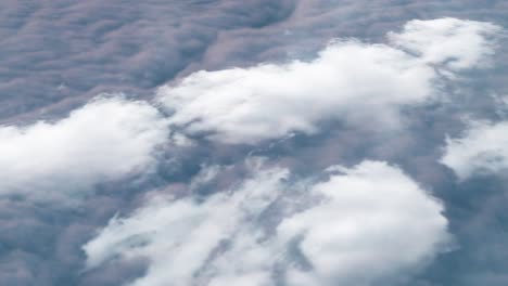 Zu-Dunklen-Wolken-Voller-Blitzeinschläge