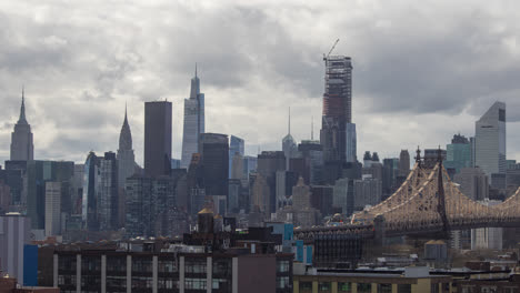 Queensboro-bridge-timelapse-dusk-traffic-at-winter