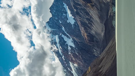 Clouds-moving-over-Mount-Cook,-Hooker-Lake,-New-Zealand