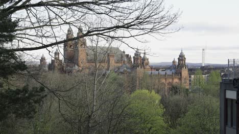 Wide-Static-Nature-Foreground-Kelvingrove-Art-Gallery-and-Museum