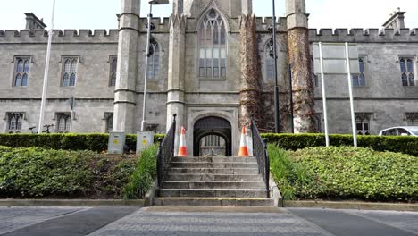 NUIG-Quad-Front-Slow-Mo-Tilt-Down,-Galway-City