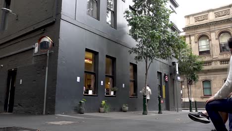 Timelapse-De-La-Cafetería-De-La-Ciudad-Que-Sirve-Café-Para-Llevar.