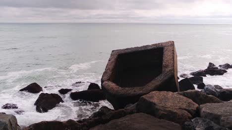 Close-up-shot-of-the-bunker-from-the-top-of-the-rocks-at-Montauk-Point-beach