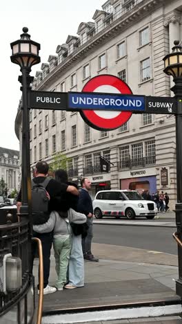 Autobuses-En-Regents-Street,-Londres,-Reino-Unido.