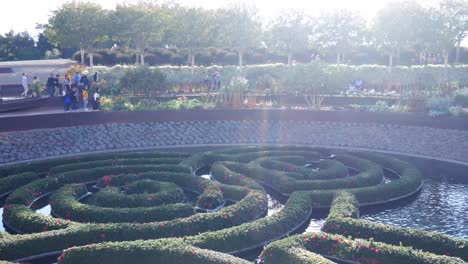 Jardines-Getty-Llenos-De-Gente-Que-Mira