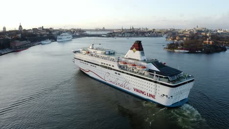 Viking-Line-Cinderella-cruise-ship-arrives-to-Stockholm,-Stadsgården-terminal