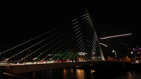 Time-Lapse-of-the-Samuel-Beckett-Bridge,-in-Dublin,-Ireland,-on-Christmas-night