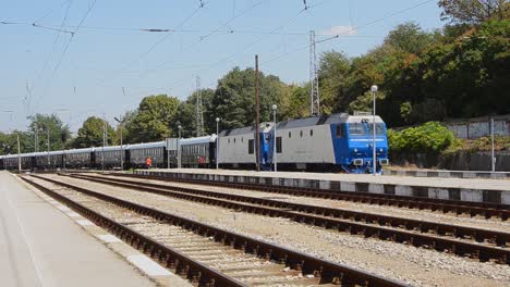 Venice-Simplon-Orient-express-arrives-in-Ruse-railway-station-in-Bulgaria