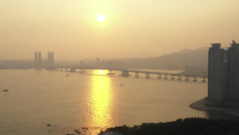 Vista-Aérea-Del-Puente-Gwangan-En-Busan,-Corea-Del-Sur