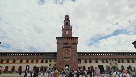Picturesque-Milanese-castle-with-tourists-on-a-sunny-day