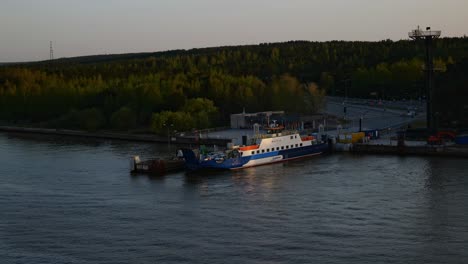 Ferry-Baltija-has-arrived-at-the-quays-and-is-waiting-for-the-cars-to-go-to-the-ferry-and-be-transferred-across-the-Curonian-Lagoon