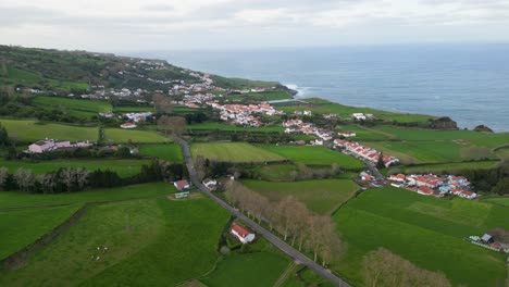 Los-Diversos-Y-Cautivadores-Paisajes-De-La-Región-De-Las-Azores-De-Portugal-Se-Despliegan-A-Vista-De-Pájaro,-Encapsulando-El-Espíritu-De-Aventura-Y-Exploración.