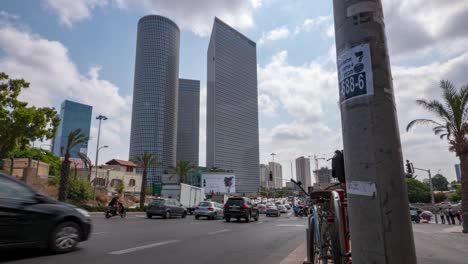 Zeitraffer-Mit-Dem-Verkehr-Im-Azrieli-Center-In-Tel-Aviv