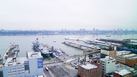 Timelapse-of-the-USNS-Comfort-hospital-ship-arriving-in-New-York-City-during-the-coronavirus-pandemic-of-2020