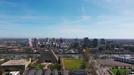 Slow-panning-to-the-right-drone-shot-of-downtown-Sacramento,-CA