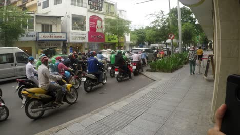Motorbikes-on-Busy-Street-in-Vietnam