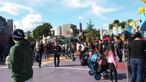 Baby-Stroller-Falling-down-in-Slow-Motion-in-Universal-Studios-Hollywood-Theme-Park-on-Christmas-Eve