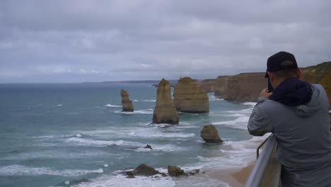 Twelve-Apostles---limestone-stacks-off-the-shore-of-Port-Campbell-National-Park,-the-Great-Ocean-Road,-Victoria,-Australia