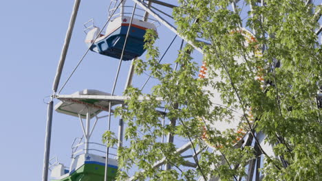 Teilansicht-Des-Riesenrads-Auf-Der-El-Dorado-County-Fair,-Das-In-Den-Fokus-Rückt