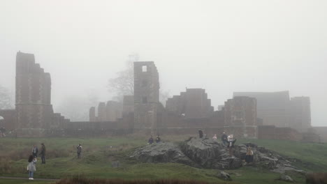 Las-Ruinas-Del-Palacio-Bradgate-House,-Hogar-De-Lady-Jane-Gray-Y-Enrique-VIII-En-Newtown,-Lincoln,-Inglaterra