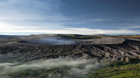 Toma-De-Drones-Del-Hermoso-Volcán-Monte-Bromo-En-Java,-Indonesia