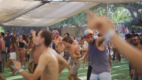 People-dancing-at-music-festival