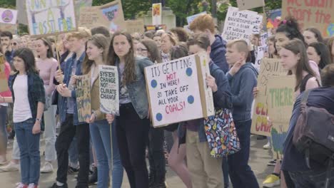 Glasgower-Jugend-Klima-Streik-Am-George-Square