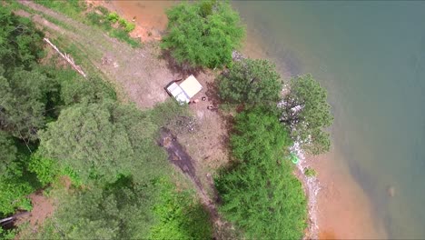 Pareja-Acampando-En-Camioneta-En-La-Península-Del-Lago-Allatoona-Condado-Cherokee-Georgia-Drone-Aéreo