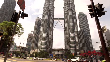 Time-lapse-of-Petronas-towers-Kuala-Lumpur