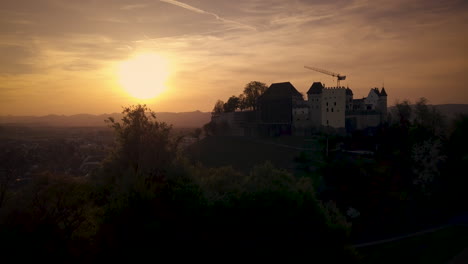 Drone-upwards-to-Lenzburg-Castle