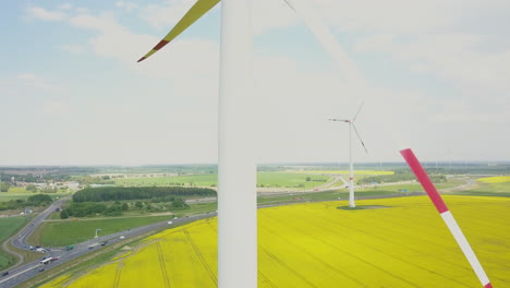 Aufsteigen-An-Einer-Nicht-Rotierenden-Windmühle