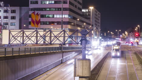 Timelapse-PAN-of-busy-underpass-in-Vienna,-Austria