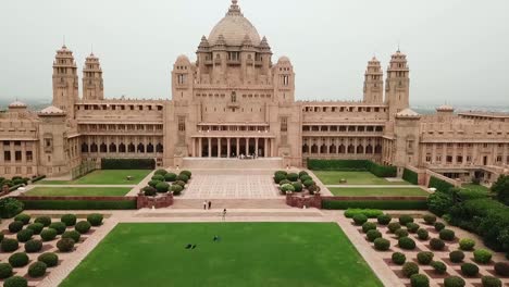 Drone-Shot-Of-Umaid-Bhawan-Palace,-Jodhpur,-Rajasthan,-India