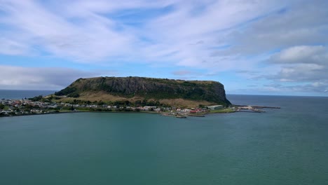 Spectacular-view-of-The-Nut-and-Stanley-town-on-a-cloudy-summer-day-in-Tasmania,-Australia