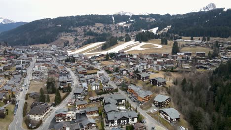 Ski-Resort-Les-Gets,-France-in-a-middle-of-snowless-winter-season