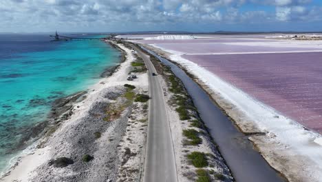 Carretera-Del-Caribe-En-Kralendijk-En-Bonaire-Antillas-Holandesas