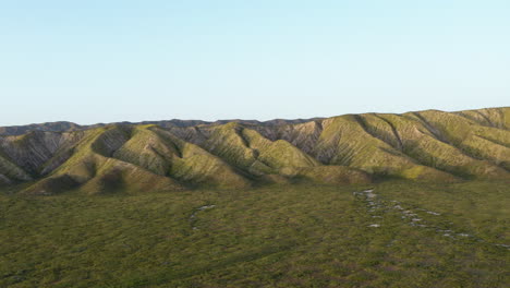 Estribaciones,-Que-Rodean-El-Lago-De-Soda-En-El-Monumento-Nacional-De-Carrizo-Plains-En-El-Sureste-Del-Condado-De-San-Luis-Obispo,-California