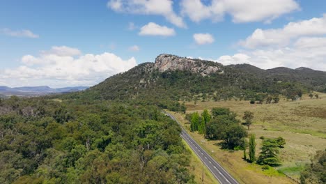 Bluff-Rock-drone,-Tenterfield,-NSW,-Australia