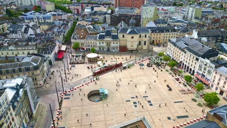 Plaza-De-La-República-O-Place-De-La-Republic,-Le-Mans-En-Francia