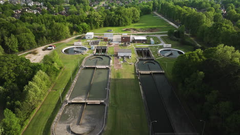 Collierville-Wastewater-Treatment-Plant-And-Its-Clarifiers,-Aeration-Tanks-And-Grit-Chambers-In-Tennessee,-USA
